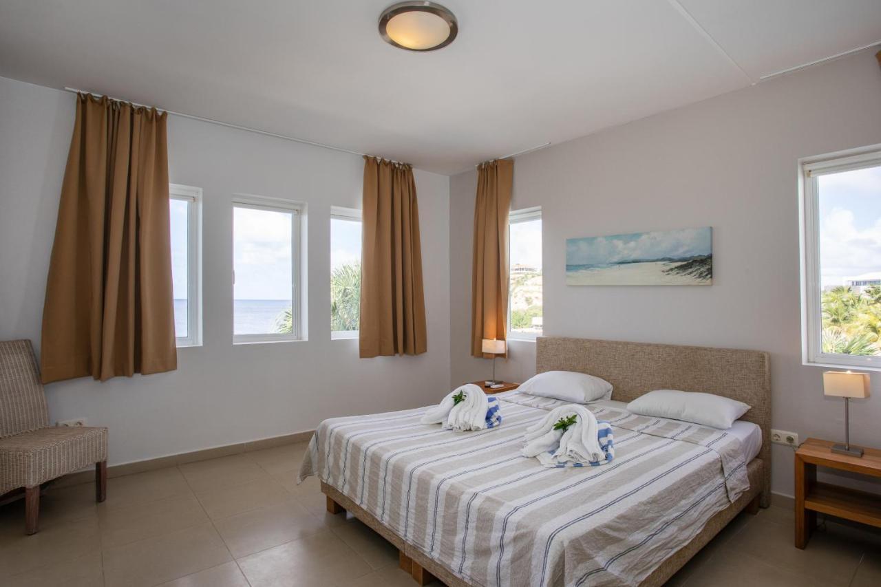 Blue Bay Beach Apartments 外观 照片