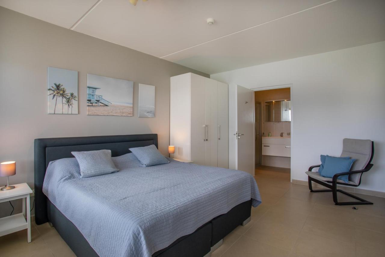 Blue Bay Beach Apartments 外观 照片
