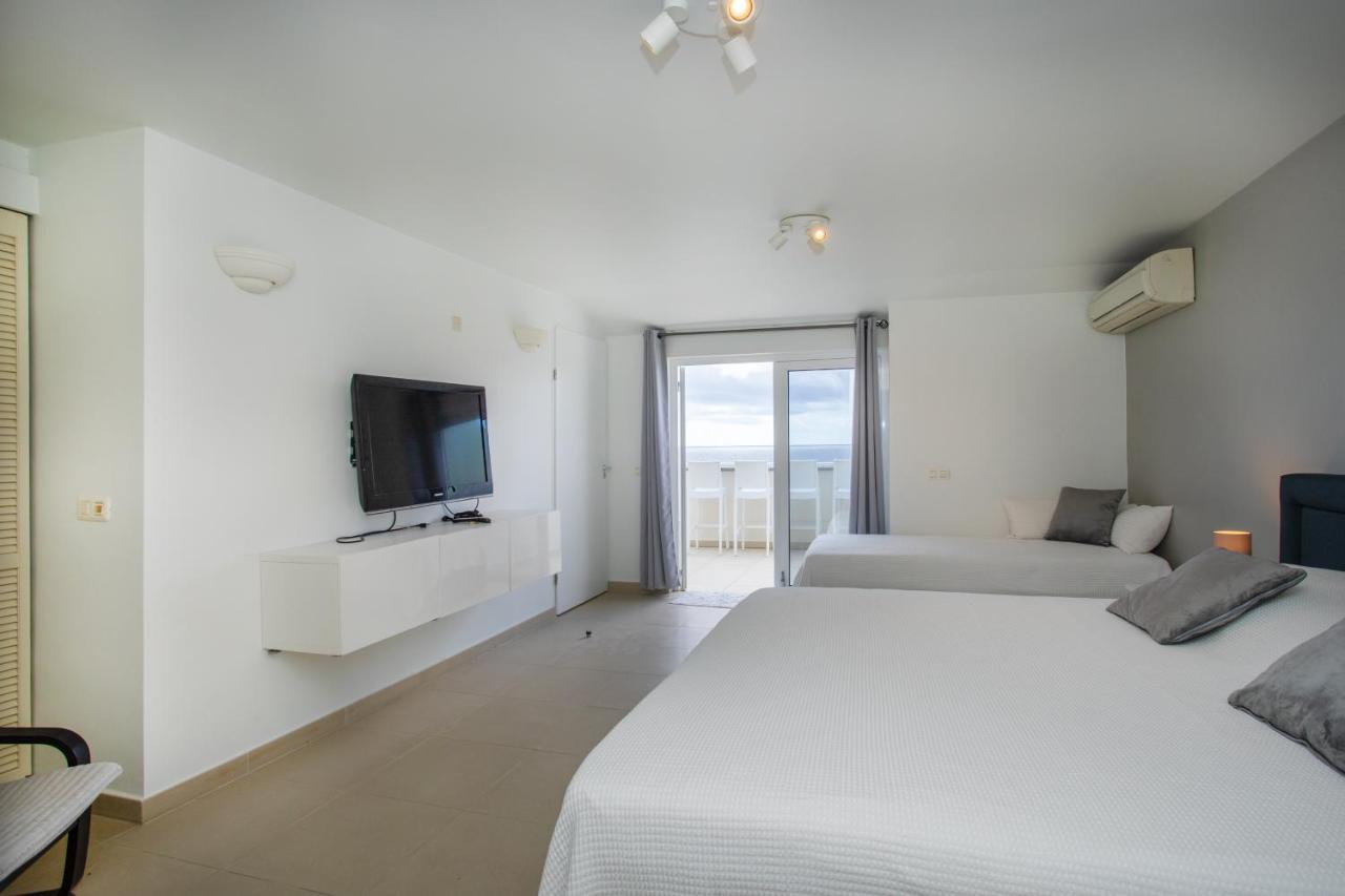 Blue Bay Beach Apartments 外观 照片