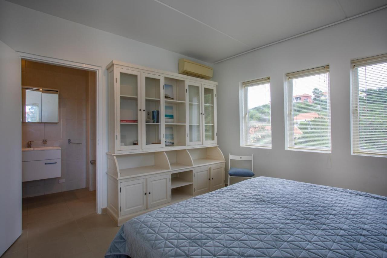 Blue Bay Beach Apartments 外观 照片