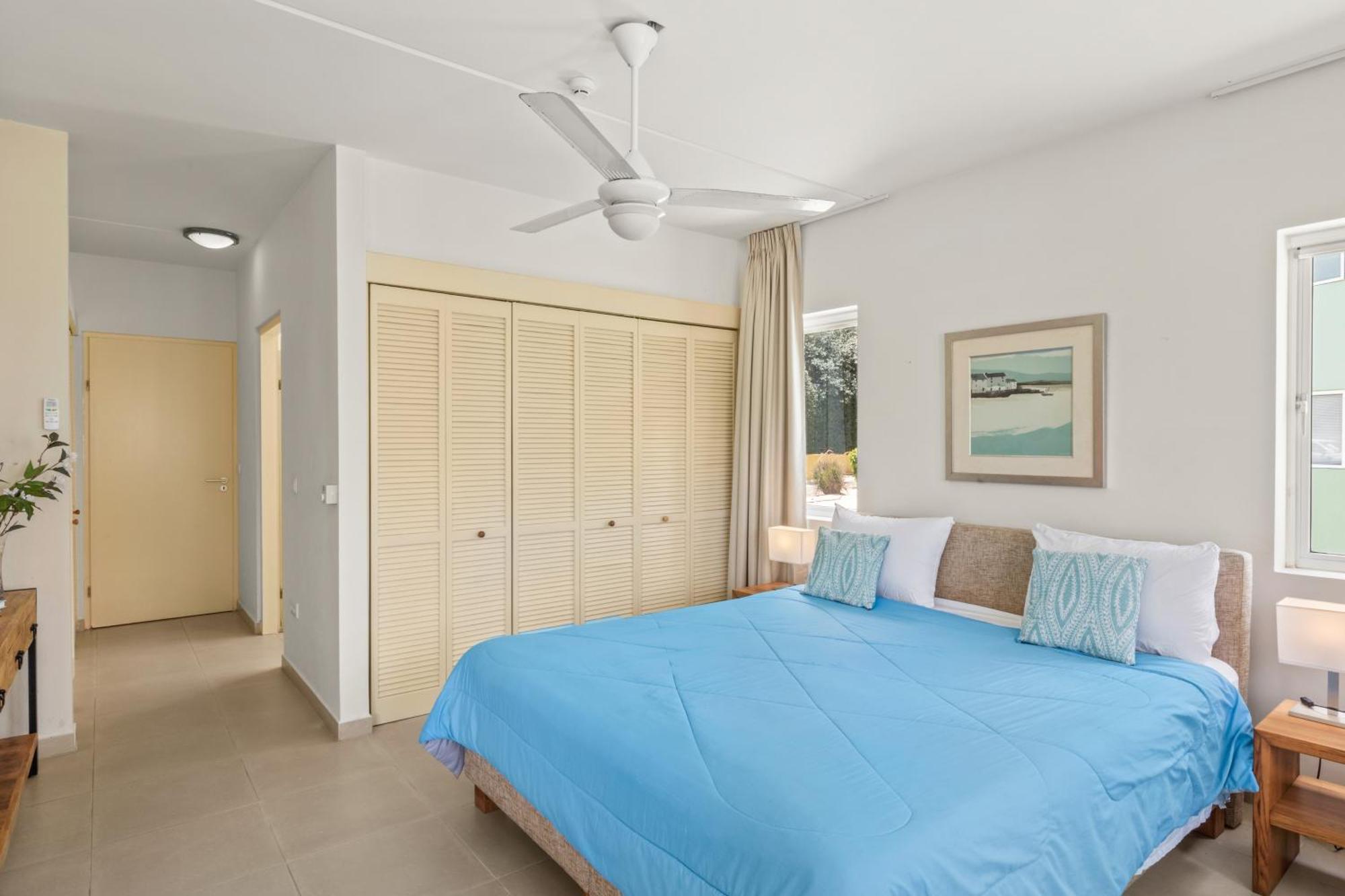 Blue Bay Beach Apartments 外观 照片
