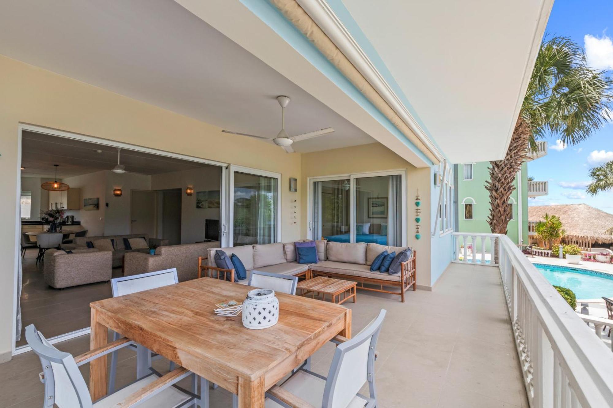 Blue Bay Beach Apartments 外观 照片