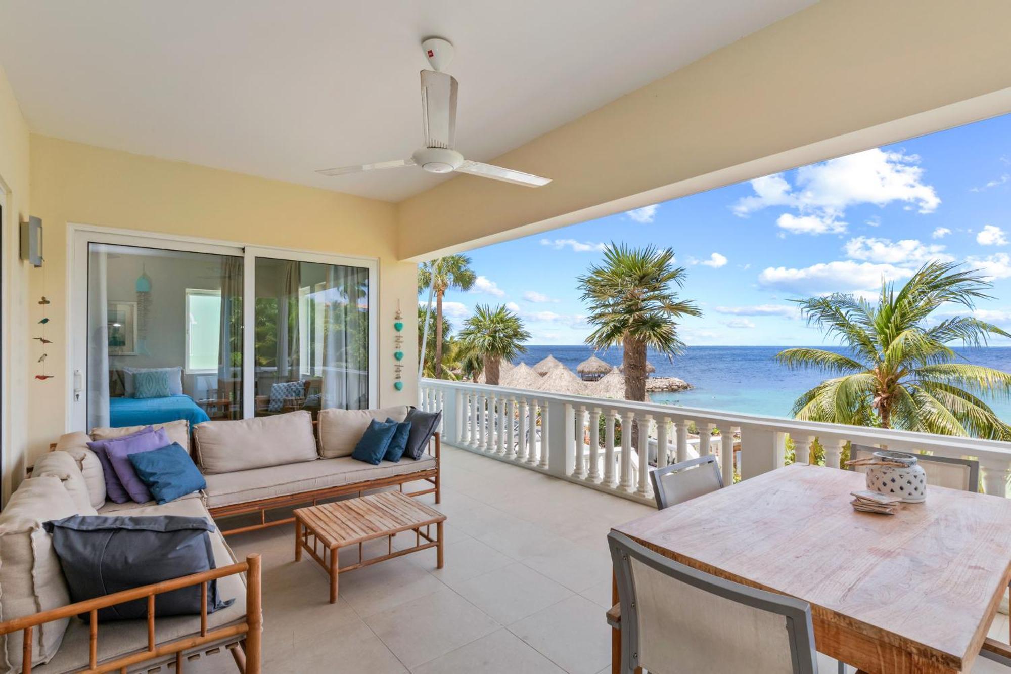 Blue Bay Beach Apartments 外观 照片